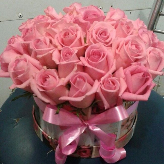 25 Роз.Высота 40см. Коробка круглая