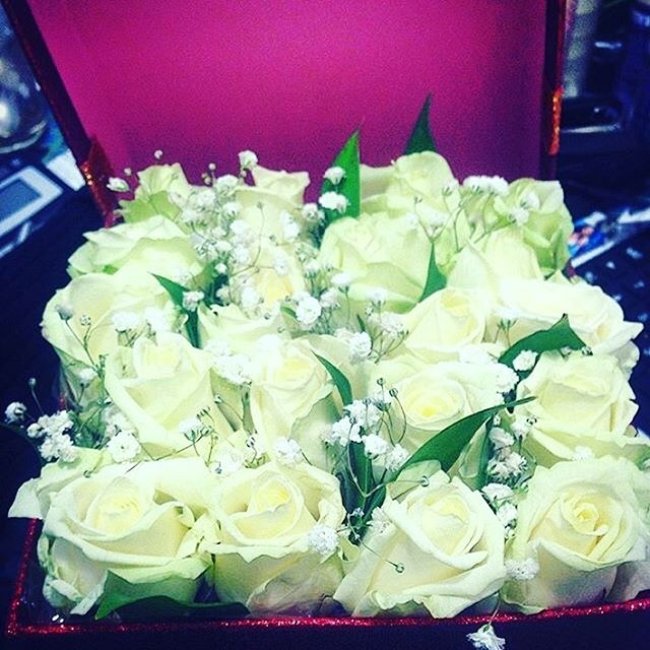 21 Роза.Высота 40см. Коробка квадратная