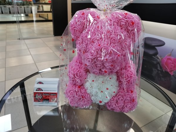 Мишка из роз 40 см ( с сердцем) розовый.