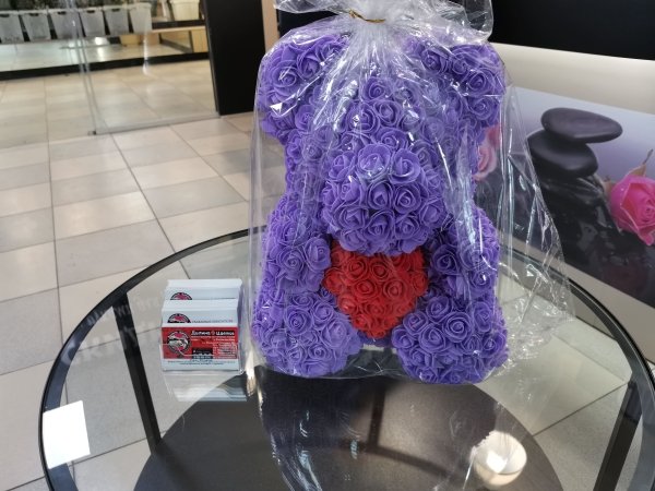 Мишка из роз 40 см ( с сердцем) сиреневый.