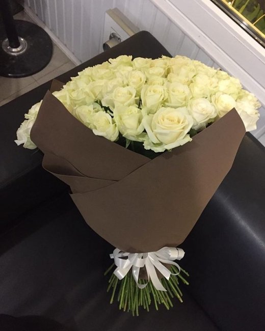 Роза Аваланж (белая). Букет из 101 розы. Высота 70 см