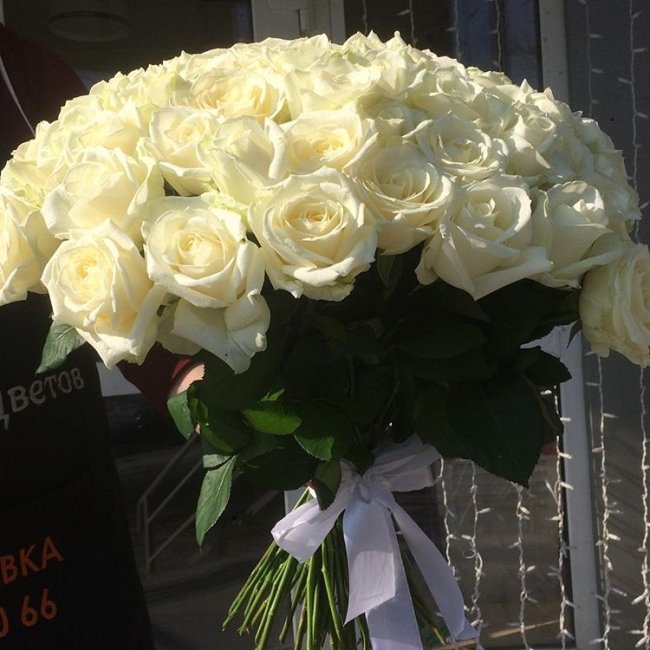 Роза Аваланж (белая). Букет из 41 розы. Высота 50 см