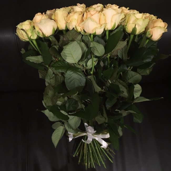 Роза Пич-Аваланж (персиковая). Букет из 41 розы. Высота 70 см