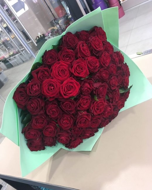 Роза Кон Аморе. Букет из 51 розы. Высота 70 см