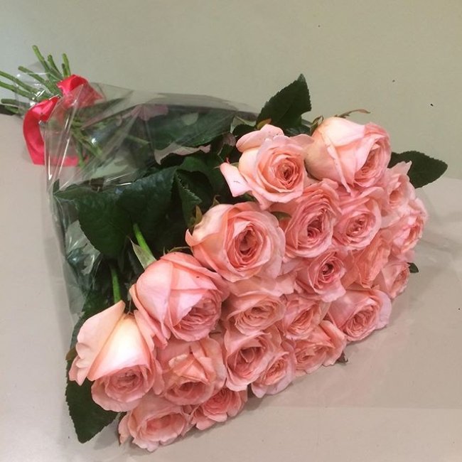 Роза Лондон Ай. Букет из 25 роз. Высота 60 см